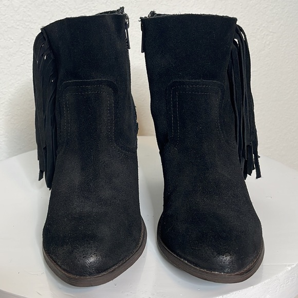 STEVE MADDEN FAULKNER BLACK SUEDE WESTERN FRINGED HEELED ANKLE BOOTS **NWOT** - Picture 3 of 13